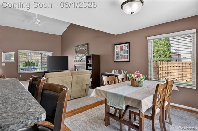 1049 Yale Drive, Oxford, MI 48371
