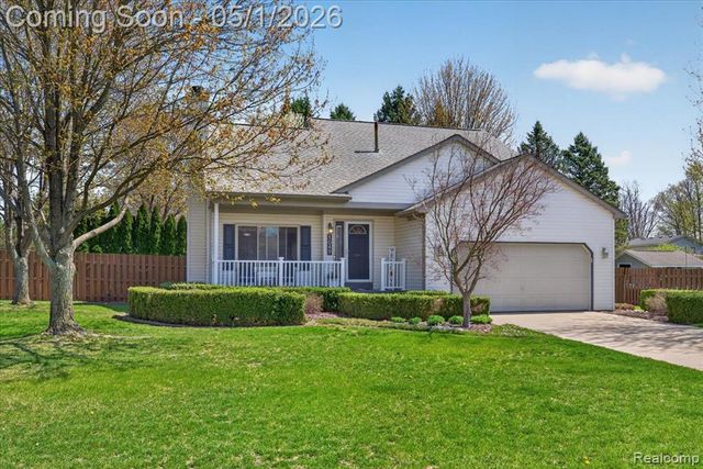 1049 Yale Drive, Oxford, MI 48371