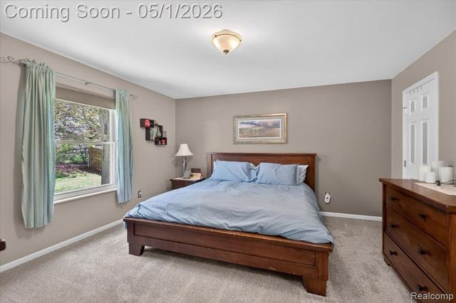 1049 Yale Drive, Oxford, MI 48371