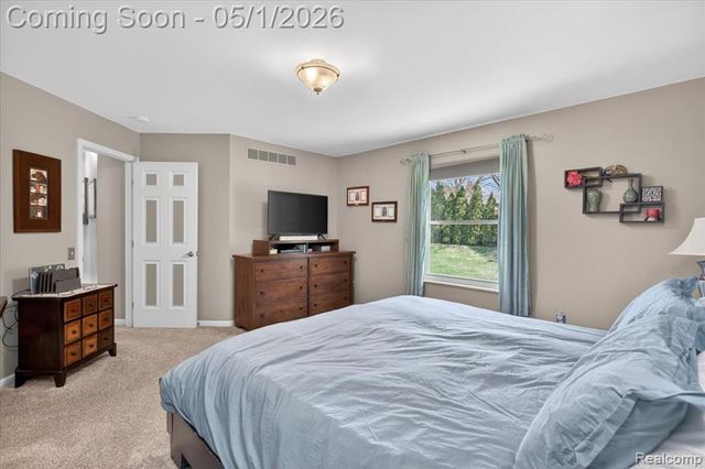 1049 Yale Drive, Oxford, MI 48371