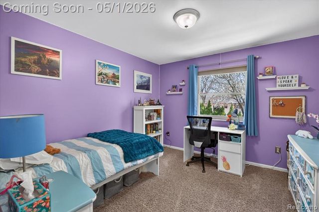 1049 Yale Drive, Oxford, MI 48371