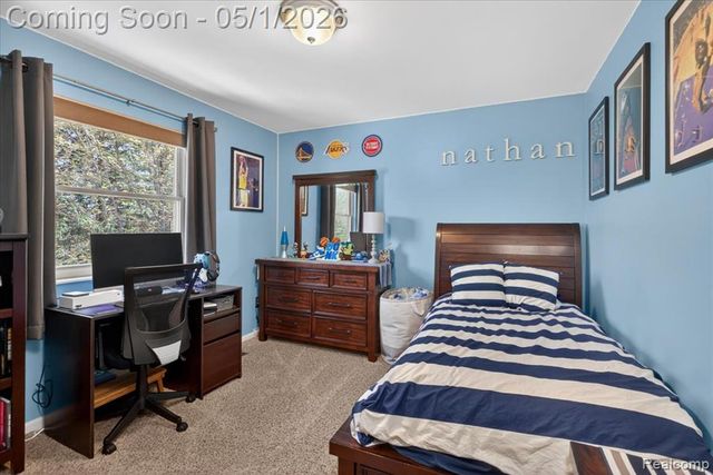 1049 Yale Drive, Oxford, MI 48371