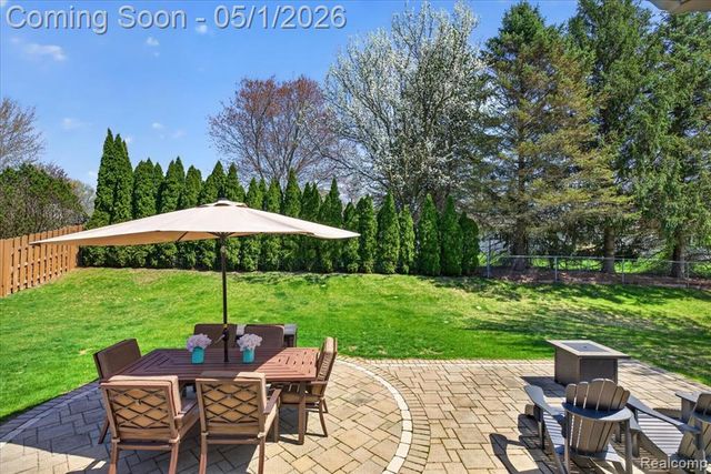 1049 Yale Drive, Oxford, MI 48371