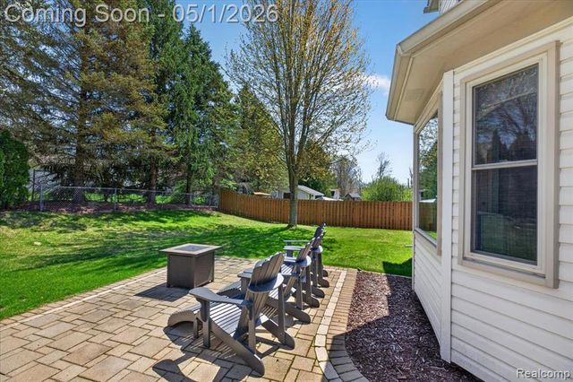 1049 Yale Drive, Oxford, MI 48371