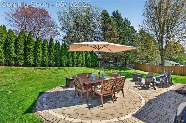 1049 Yale Drive, Oxford, MI 48371