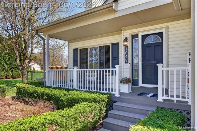 1049 Yale Drive, Oxford, MI 48371
