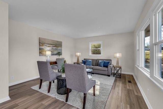 105 Sherry Ln, Dickson, TN 37055