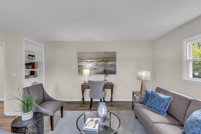 105 Sherry Ln, Dickson, TN 37055