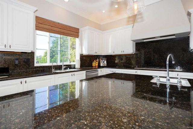 4198 Philbrook Square, San Diego, CA 92130