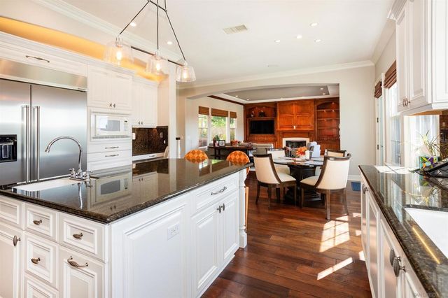 4198 Philbrook Square, San Diego, CA 92130