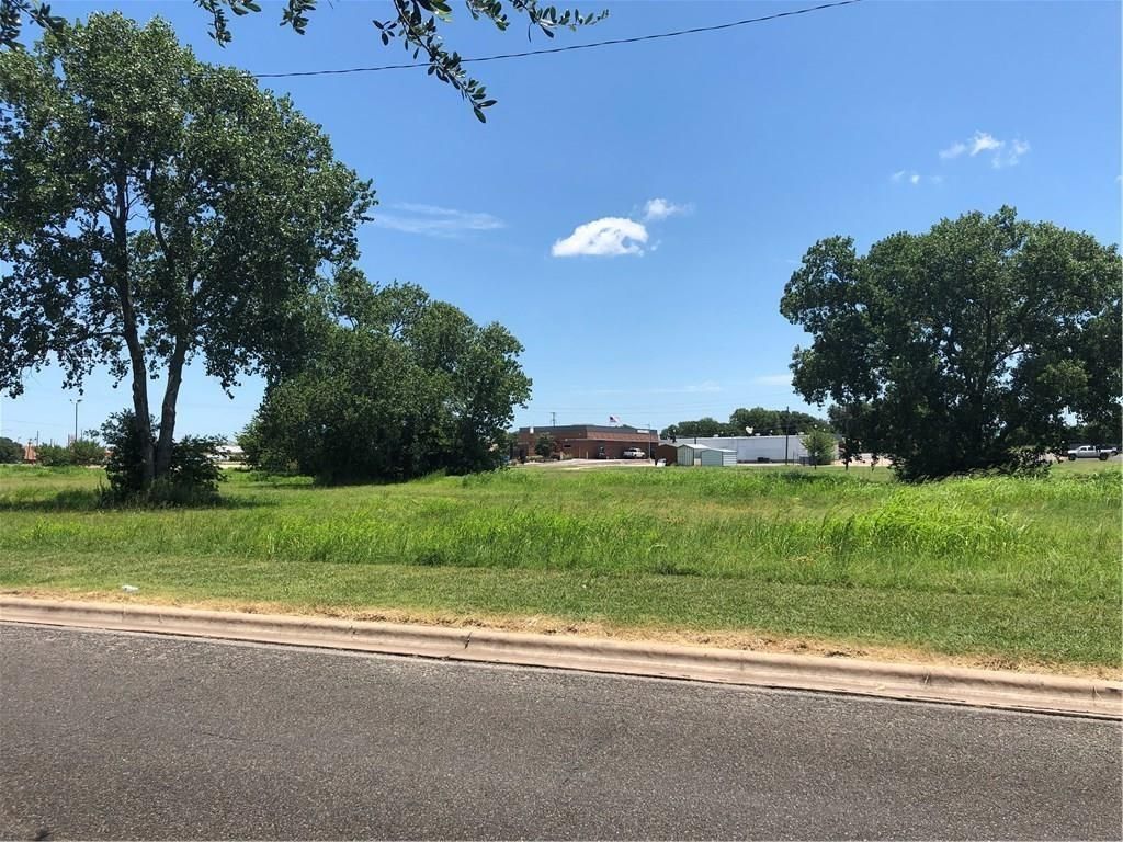 2.11 Acres Holly Springs DR, Taylor, TX 76574