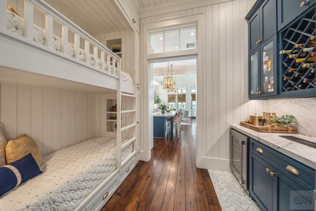 2622 E Seaside Drive, Galveston, TX 77550