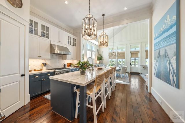 2622 E Seaside Drive, Galveston, TX 77550