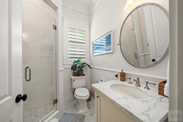 2622 E Seaside Drive, Galveston, TX 77550