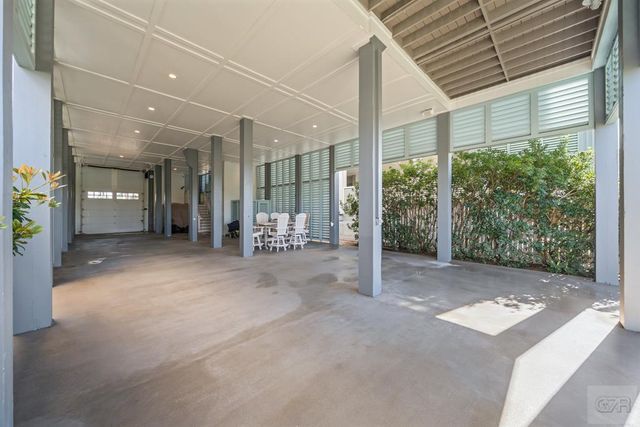 2622 E Seaside Drive, Galveston, TX 77550