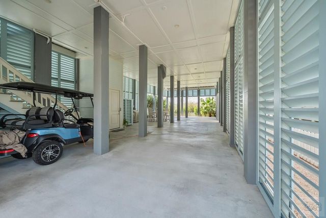 2622 E Seaside Drive, Galveston, TX 77550