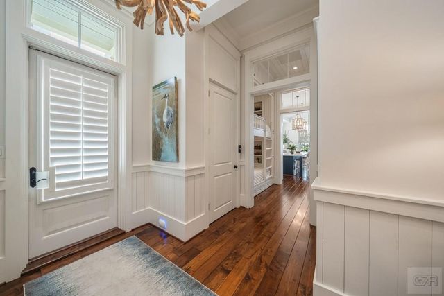 2622 E Seaside Drive, Galveston, TX 77550