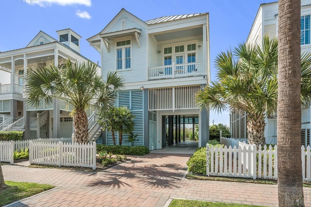 2622 E Seaside Drive, Galveston, TX 77550