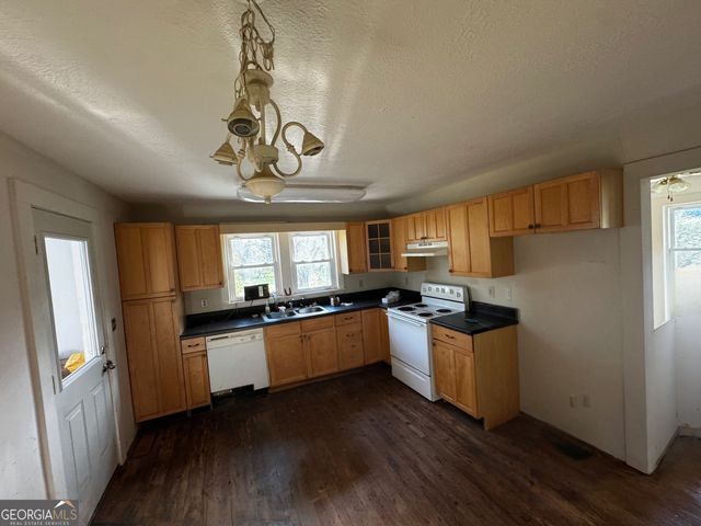 118 Lazy B Drive, Hartwell, GA 30643