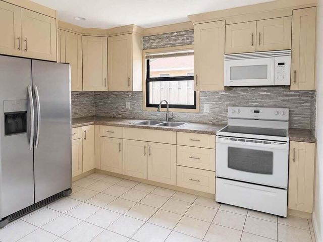9202 E Highland Pines Boulevard, Palm Beach Gardens, FL 33418