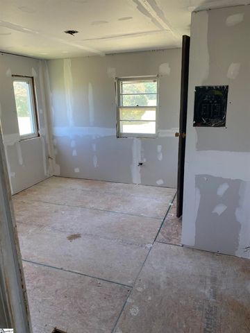 891 Charlottes Road, Clinton, SC 29384