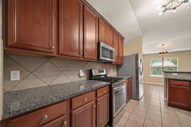 6922 Summer Bridge Lane, Spring, TX 77379