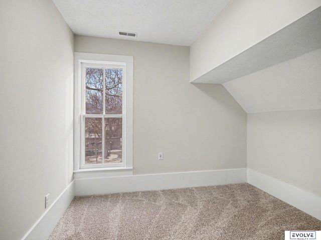 805 1st Avenue, Plattsmouth, NE 68048