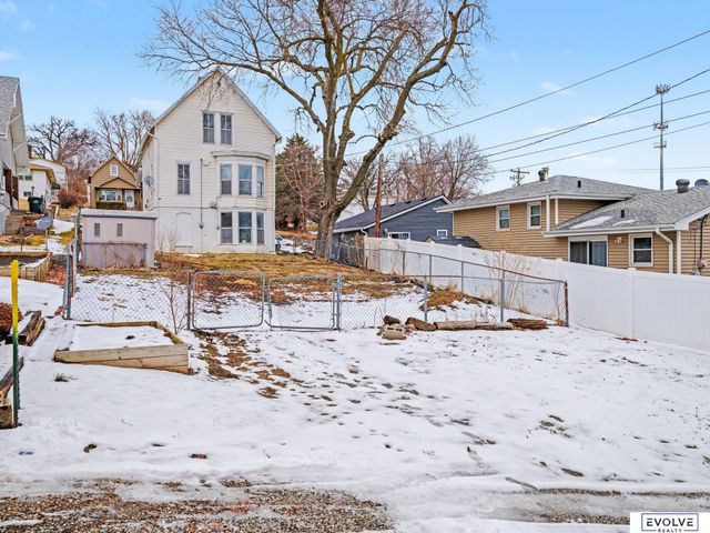 805 1st Avenue, Plattsmouth, NE 68048