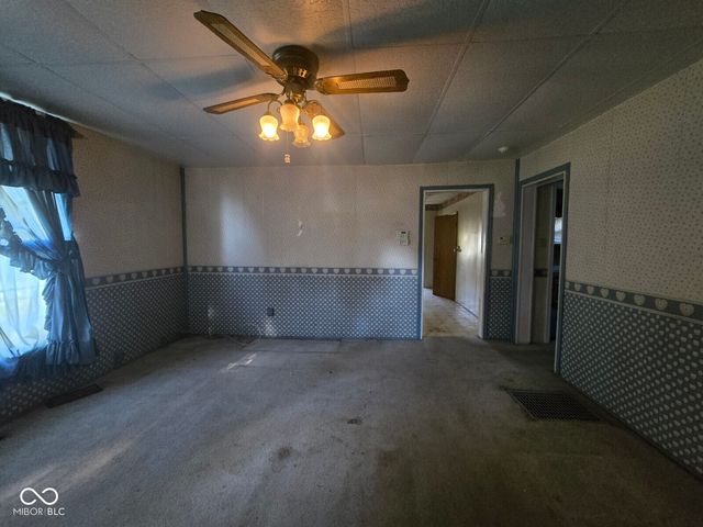 1926 N 8th Street, Terre Haute, IN 47804