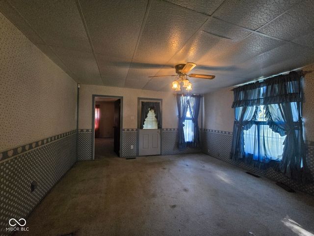 1926 N 8th Street, Terre Haute, IN 47804