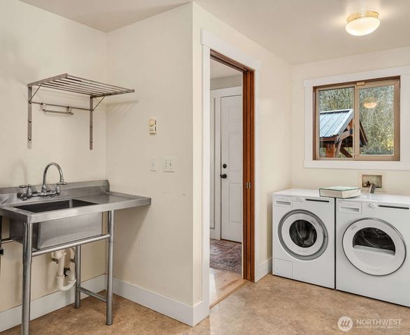 10519 SW 188th Street, Vashon, WA 98070