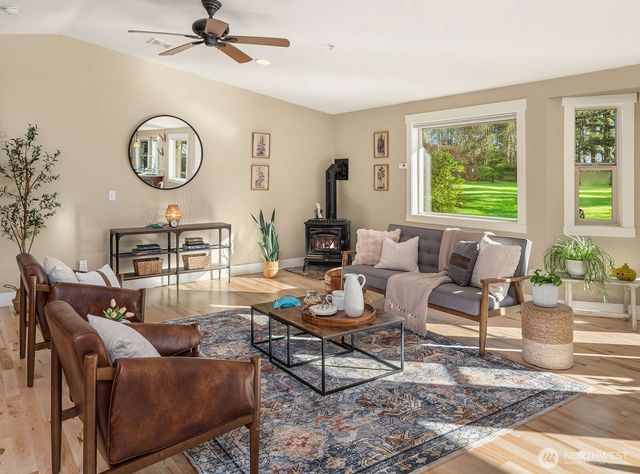 10519 SW 188th Street, Vashon, WA 98070