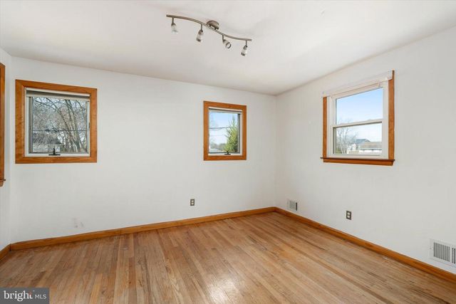 403 LAKESIDE BLVD, Hamilton, NJ 08610