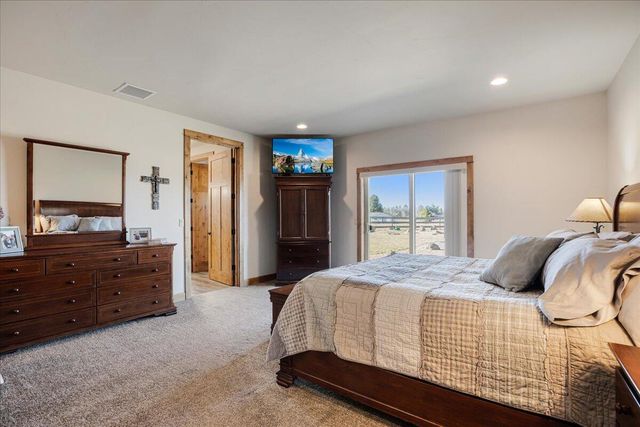 6150 NW Kingwood Avenue, Redmond, OR 97756