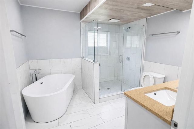 3749 Pin Oak Circle, Doraville, GA 30340