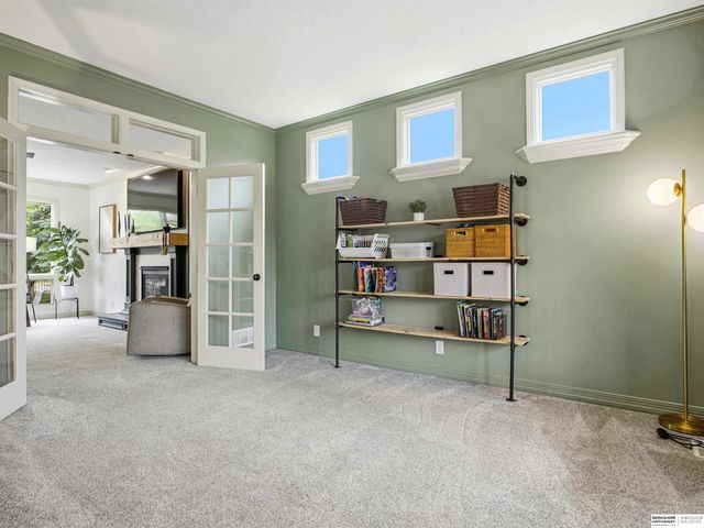 16505 Bauman Circle, Omaha, NE 68116