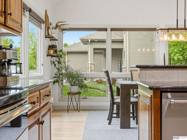 16505 Bauman Circle, Omaha, NE 68116