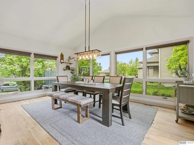 16505 Bauman Circle, Omaha, NE 68116