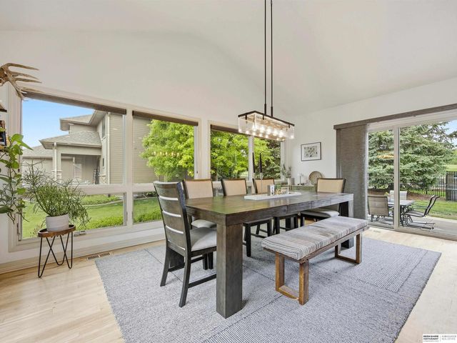 16505 Bauman Circle, Omaha, NE 68116