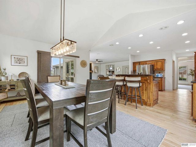 16505 Bauman Circle, Omaha, NE 68116