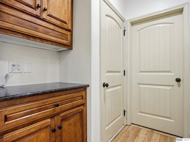 16505 Bauman Circle, Omaha, NE 68116