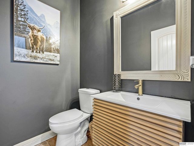 16505 Bauman Circle, Omaha, NE 68116