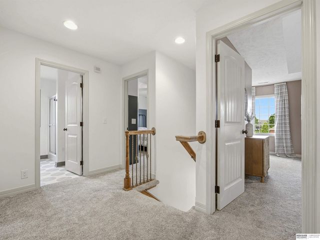 16505 Bauman Circle, Omaha, NE 68116