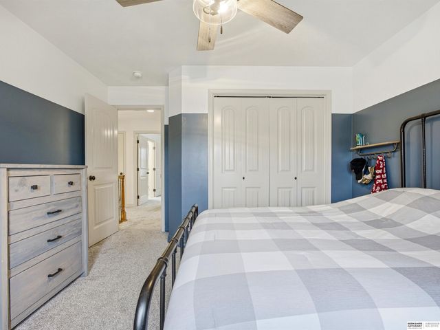 16505 Bauman Circle, Omaha, NE 68116