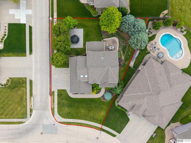 16505 Bauman Circle, Omaha, NE 68116
