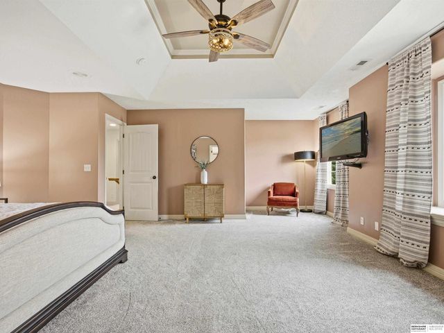 16505 Bauman Circle, Omaha, NE 68116