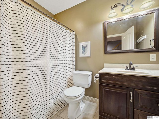16505 Bauman Circle, Omaha, NE 68116