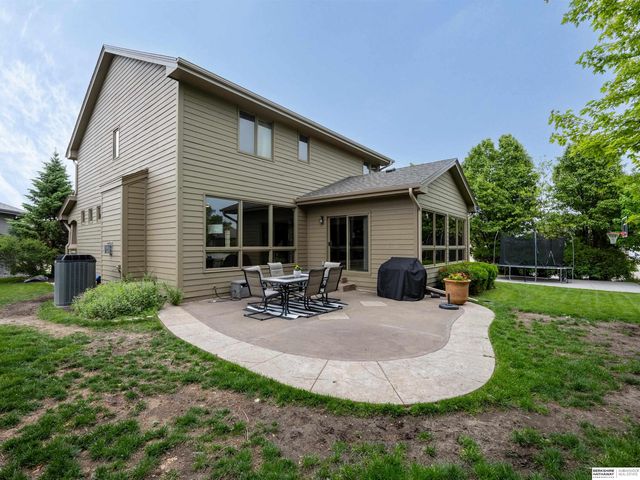 16505 Bauman Circle, Omaha, NE 68116
