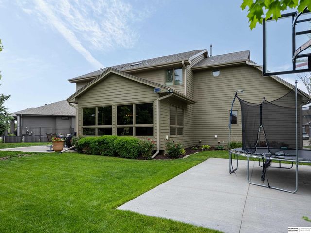 16505 Bauman Circle, Omaha, NE 68116
