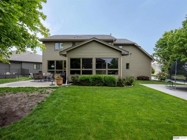 16505 Bauman Circle, Omaha, NE 68116